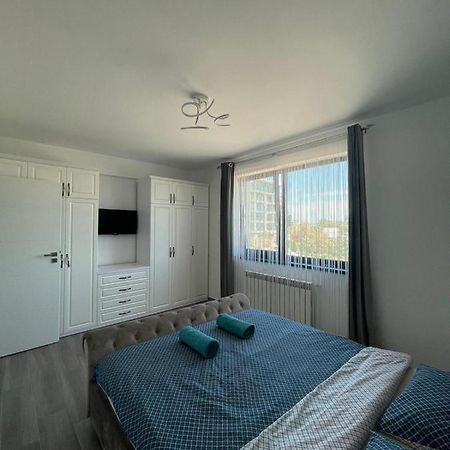 Ls Lake Apartment Mamaia Nord Нэводари Экстерьер фото