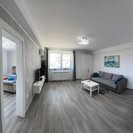Ls Lake Apartment Mamaia Nord Нэводари Экстерьер фото