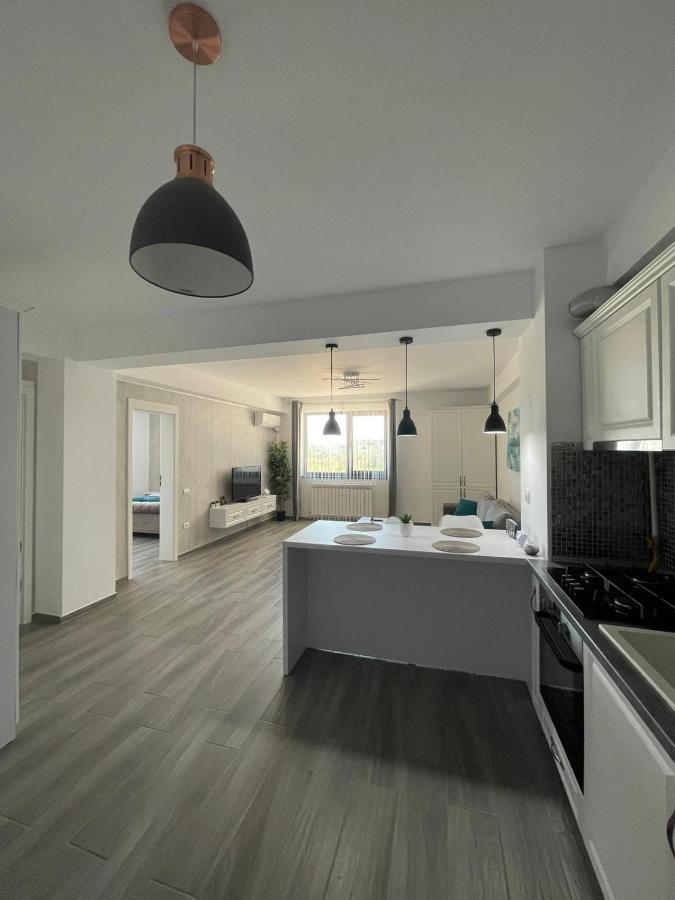 Ls Lake Apartment Mamaia Nord Нэводари Экстерьер фото